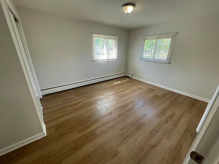8948 White Oak Ave #5 — Photo 7