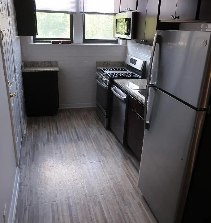 6364-82 N Hermitage Ave #2-6372