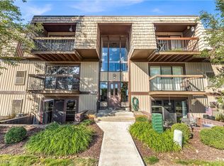 9660 Cove Dr UNIT F13, North Royalton, OH