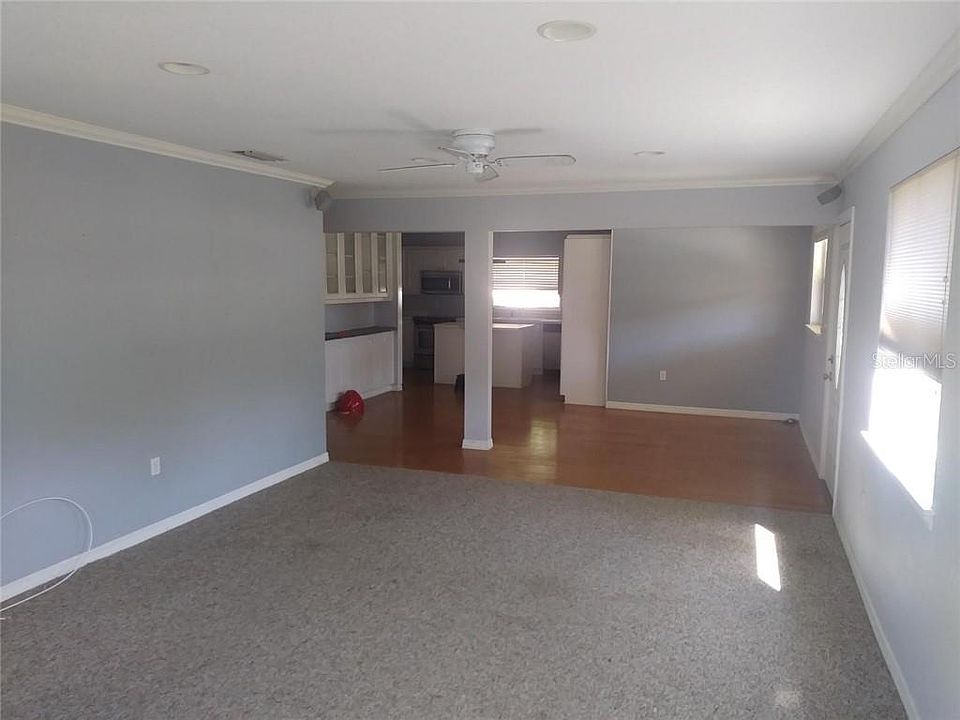 2nd image of 2325 Temple St