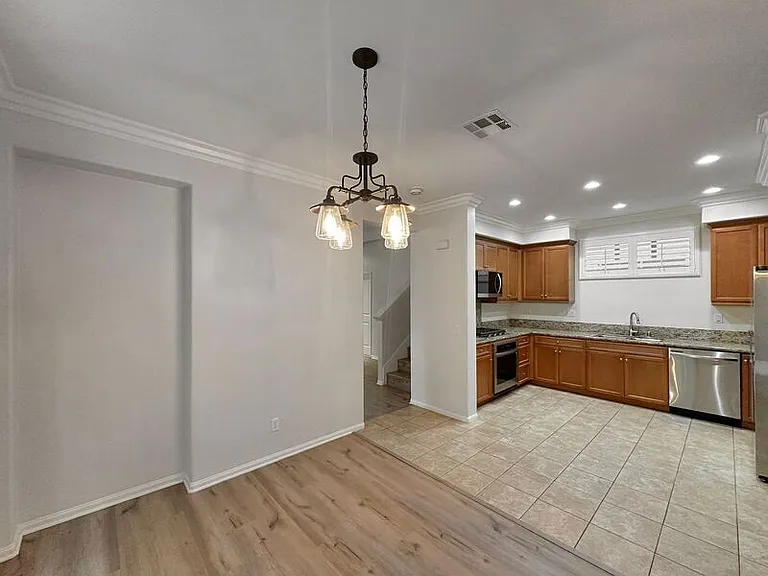 1828 Scarlet Pl — Photo 6