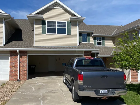 6807 S 90th St, Lincoln, NE 68526