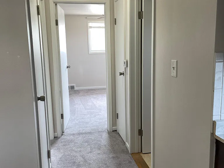 470 Carmen Rd #8 — Photo 4