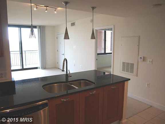 3rd image of 2451 Midtown Ave #811