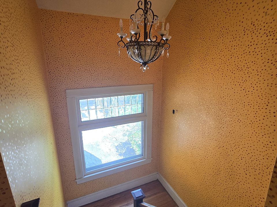 1st image of 318 W Clinton St #11392920