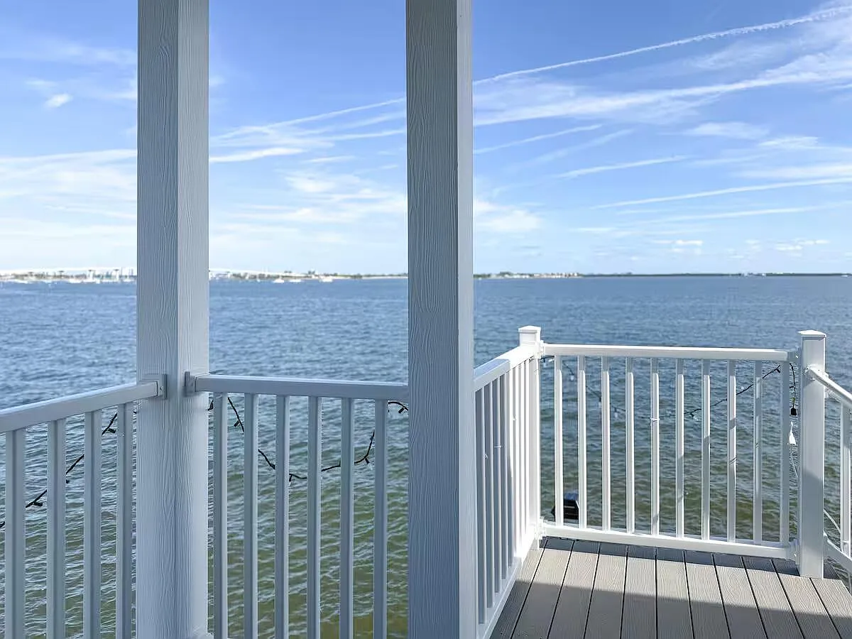 2 bed, 2.0 bath, 1100 sqft, $6,000 — Photo 2