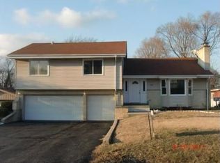 126 68th St, Darien, IL 60561