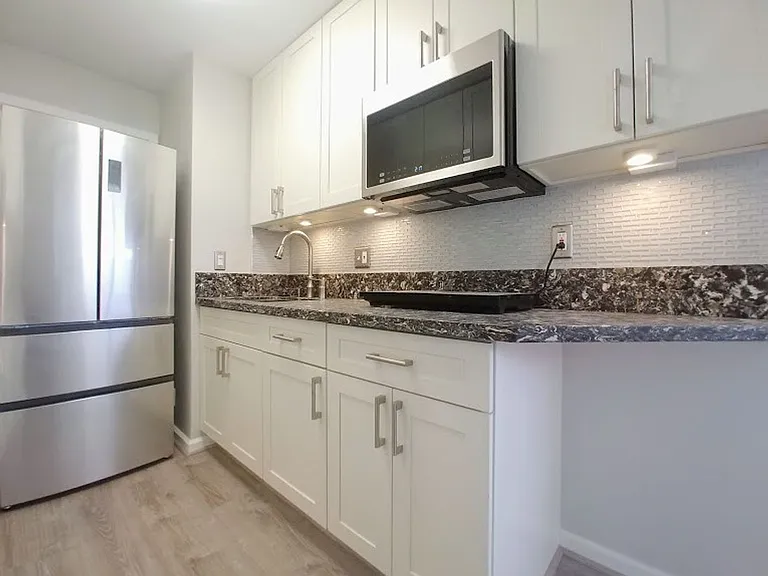 2464 Prince Edward St #521 — Photo 2