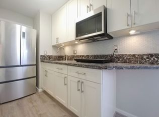 2464 Prince Edward St APT 521, Honolulu, HI 96815