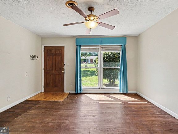 4th image of 6786 Tralee Dr