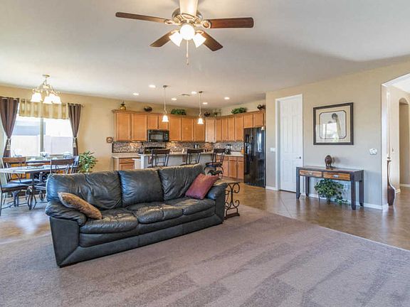 4th image of 176 W Yellow Wood Ave