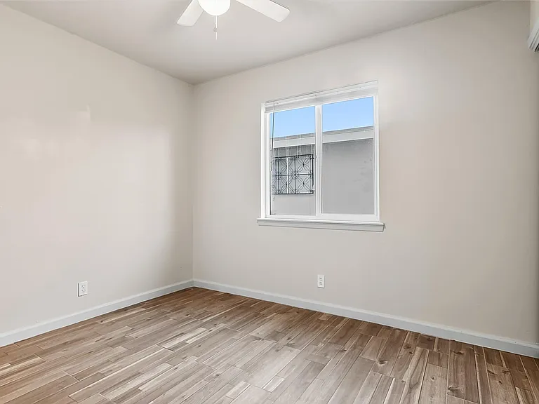513 Gilmore Way — Photo 18