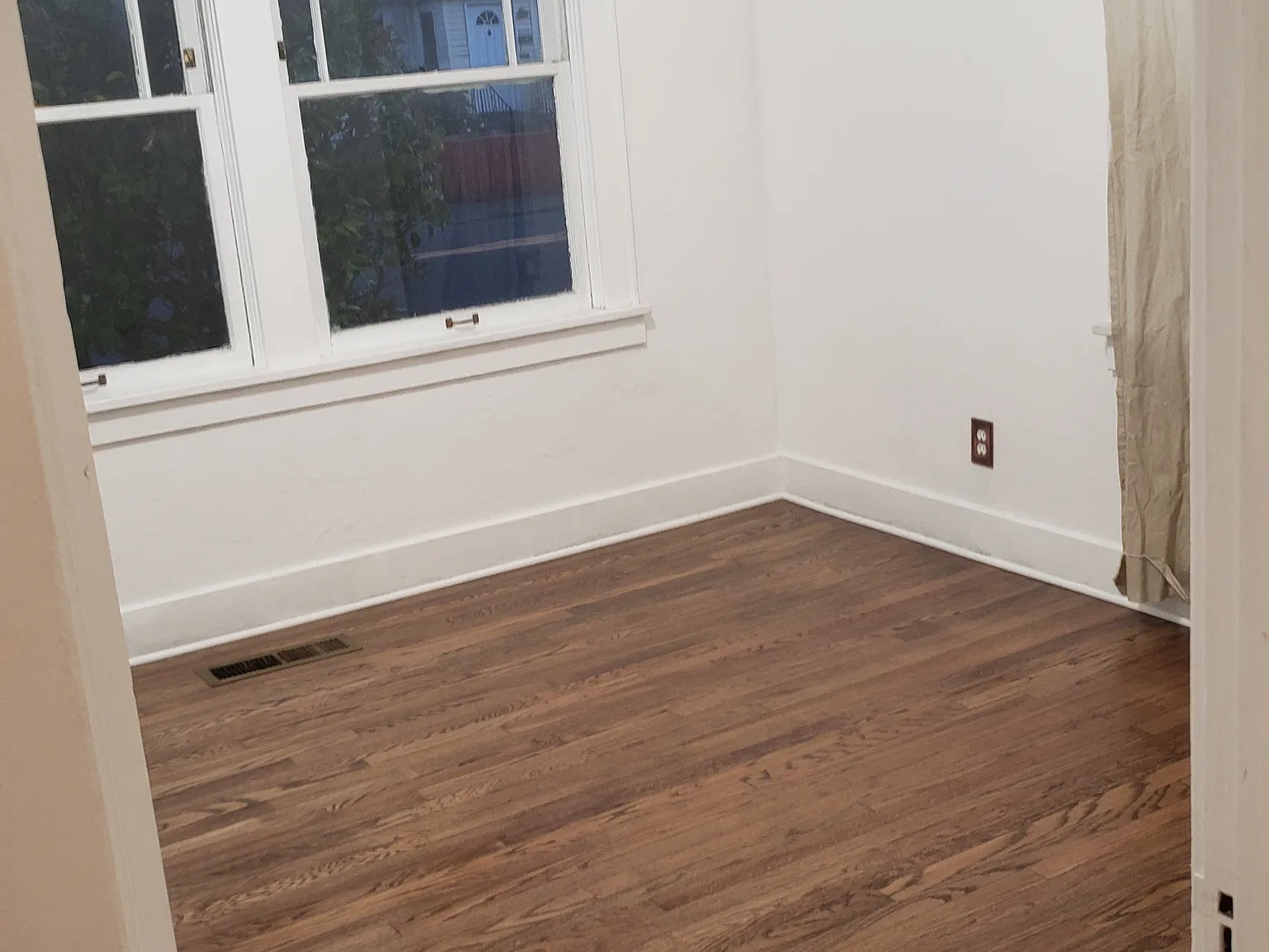4 bed, 1300 sqft, $3,300 — Photo 4