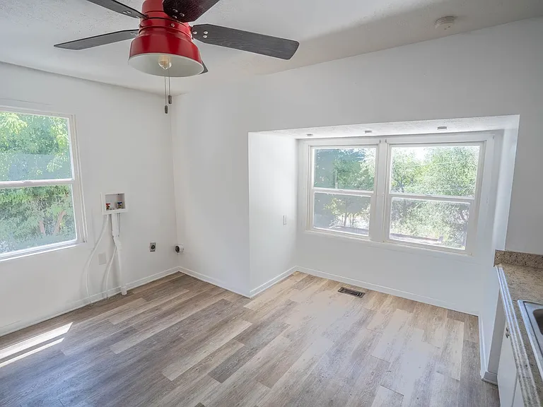 2941 Madison Ave — Photo 15