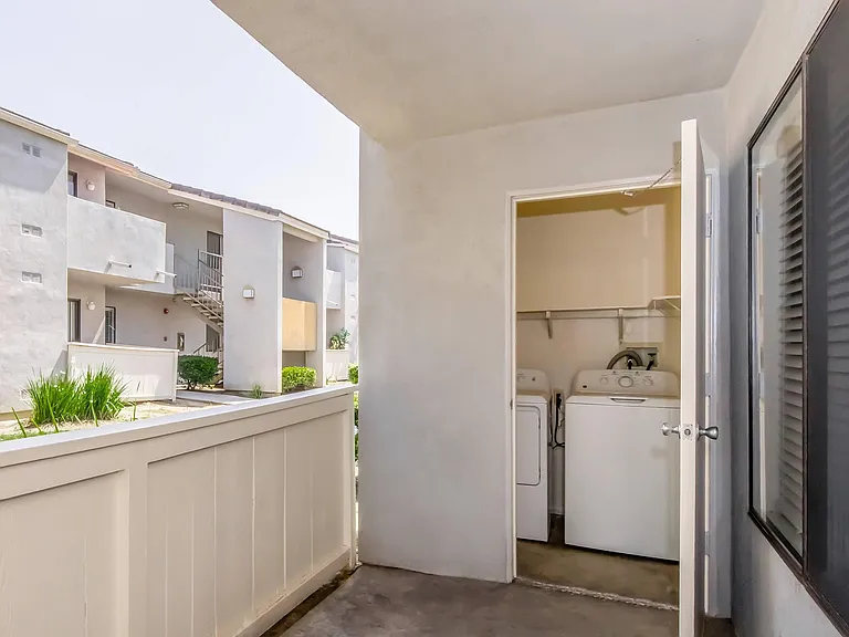 Palm Court Apartment Homes — Photo 43