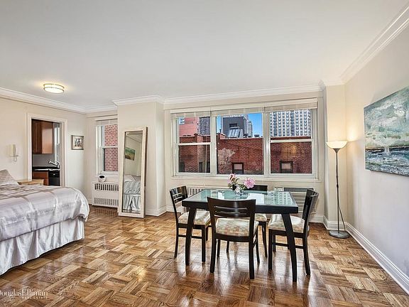 2nd image of 200 E 84th St APT 6A