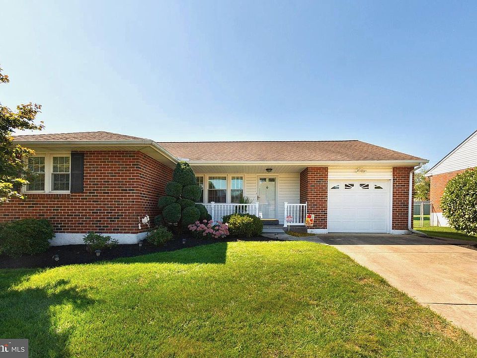 1st image of 2634 Belaire Dr