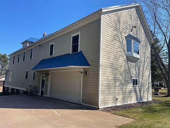 3rd image of 433 Lake Ave