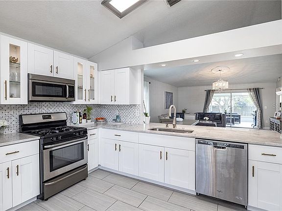 2nd image of 29234 Yarrow Dr