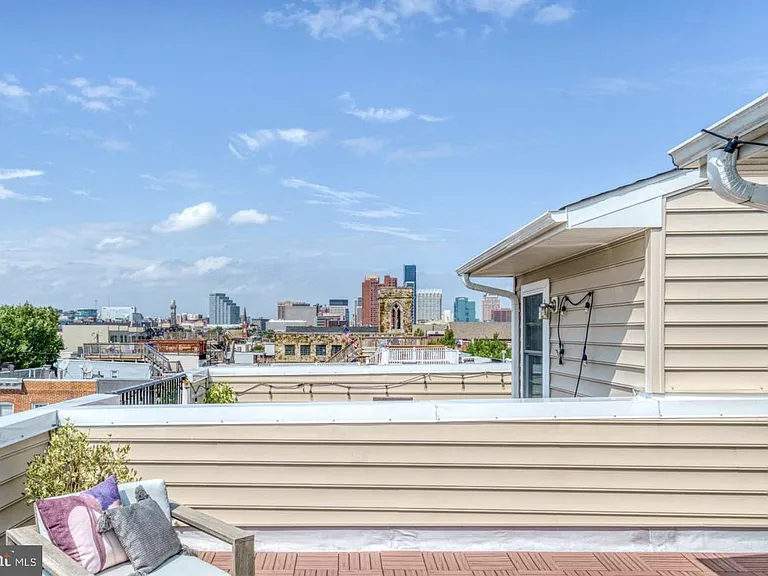 1502 S Charles St — Photo 8