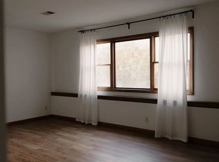 533 Maple Sq #539, Wayzata, MN 55391