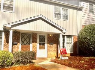 1105C Robin Hood Rd, High Point, NC 27262