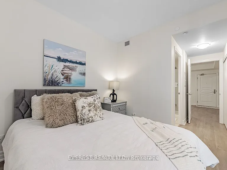 9075 Jane St #1903 — Photo 13
