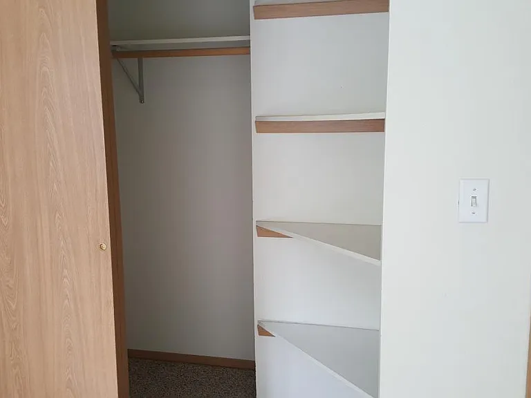 450 NW Parr Dr #2 — Photo 11