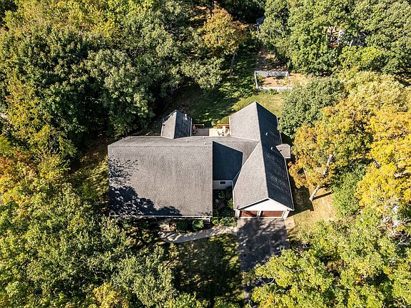 2nd image of 14732 Emery Ln