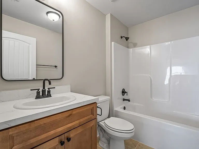 84 Merwyn Dr — Photo 14
