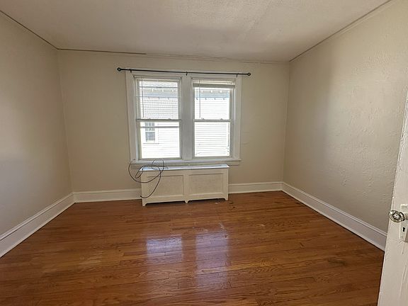 3rd image of 40 Parkwood St #5