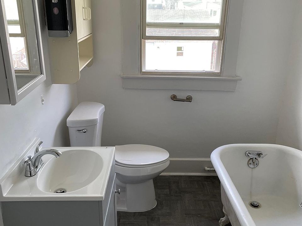 Bathroom - Unit 810