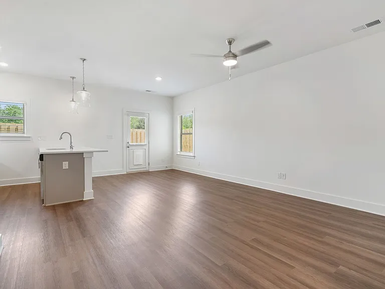 4210 Brevard Blvd — Photo 3