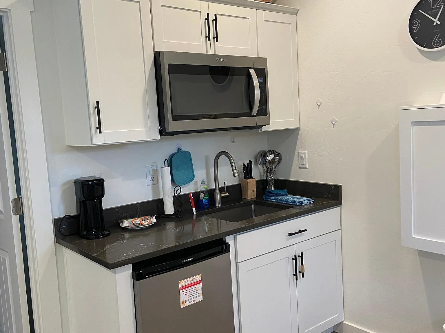 1 bed, 400 sqft, $1,550 — Photo 2