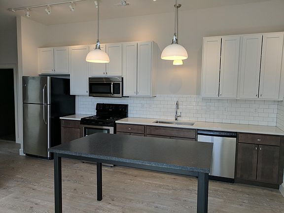 4th image of 1295 Chesapeake Ave #214