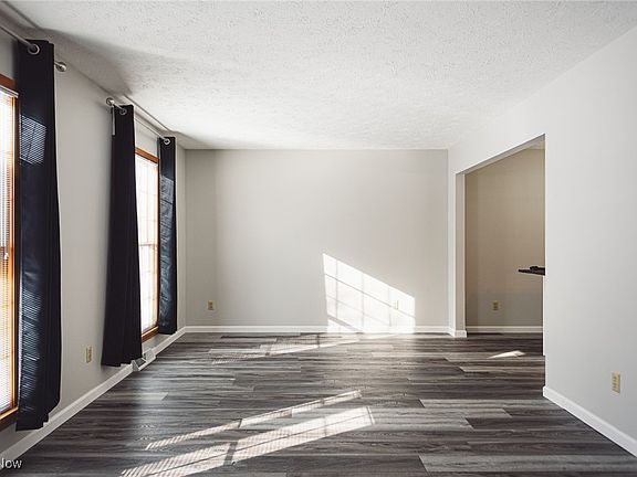 3rd image of 289 Cricklewood Dr