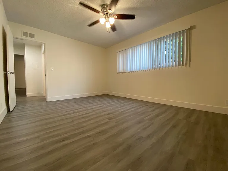 1808 N Harvard Blvd — Photo 58