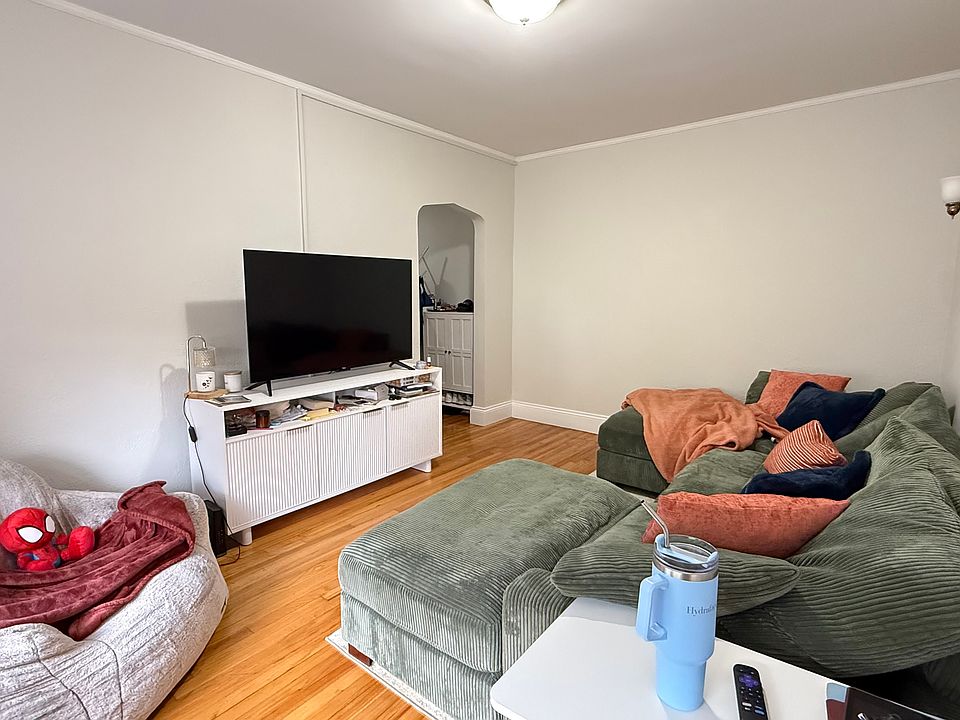 1st image of 74 Strathmore Rd #27