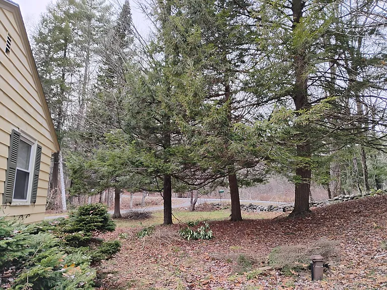 200 Garey Rd — Photo 36