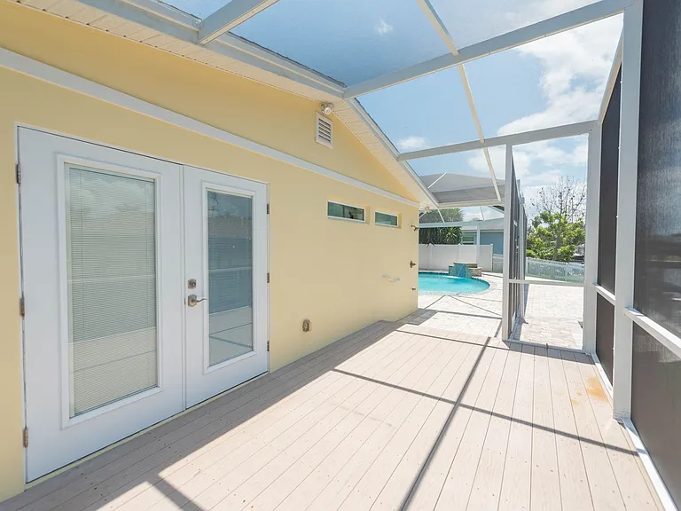 444 Finch Dr — Photo 27