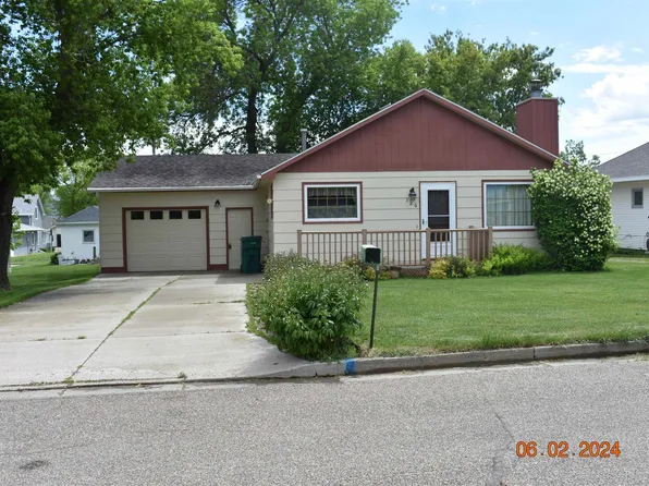 126 3rd Ave NW, Garrison, ND 58540