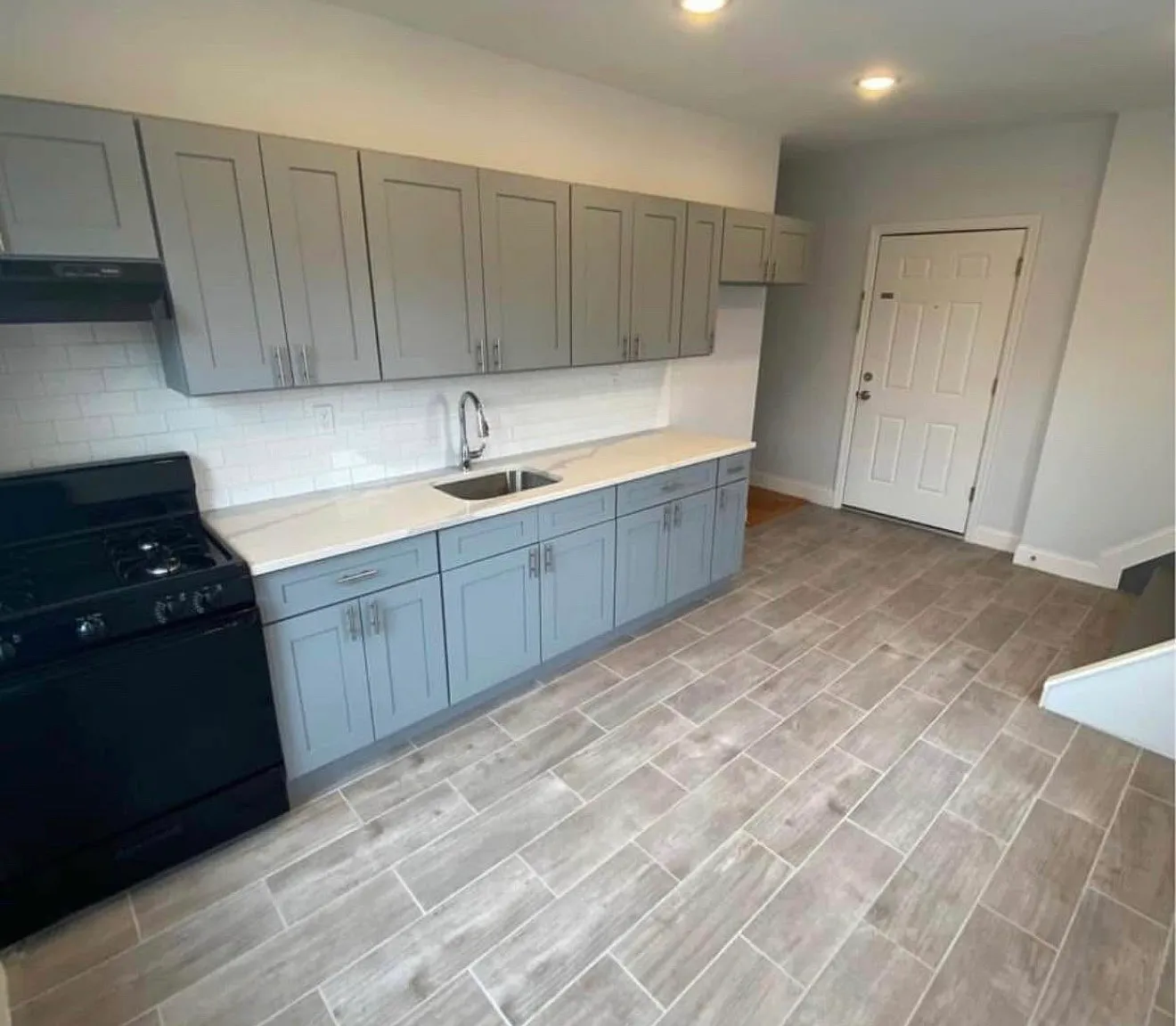 3 bed, $2,350 — Photo 1