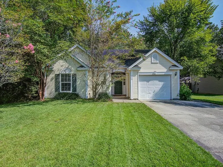 524 Beverly Dr — Photo 35