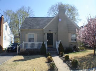 31 Kennedy Rd, Morris Plains, NJ 07950