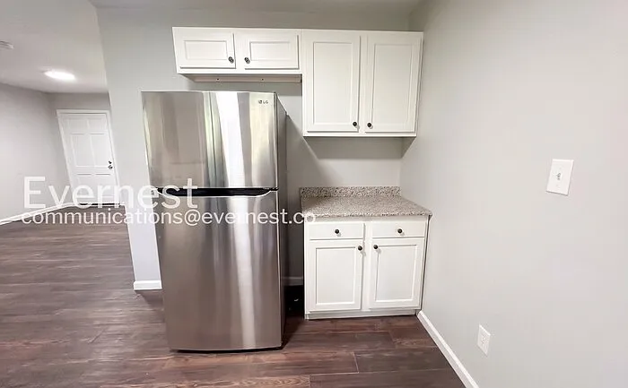 222 Rebecca Dr — Photo 4