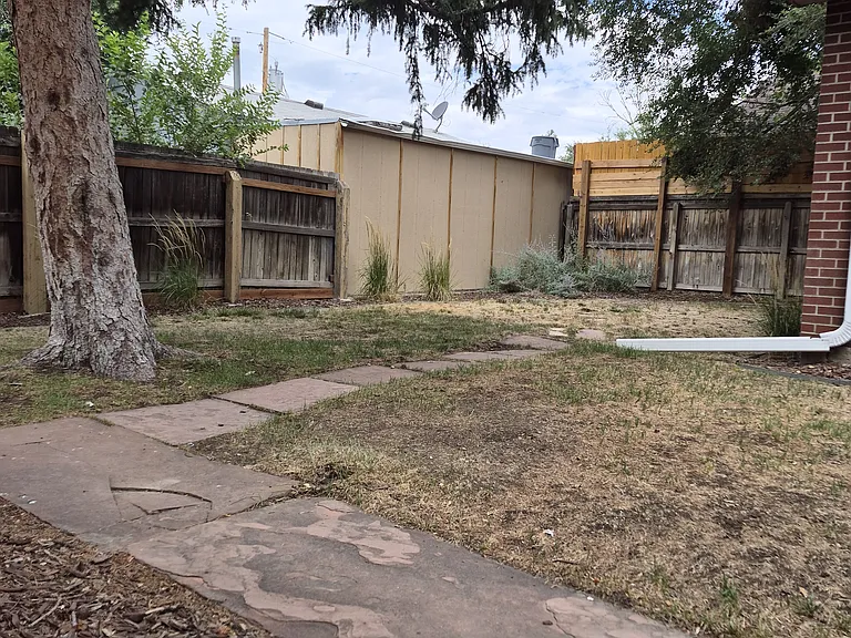 2801 W Mississippi Ave — Photo 19