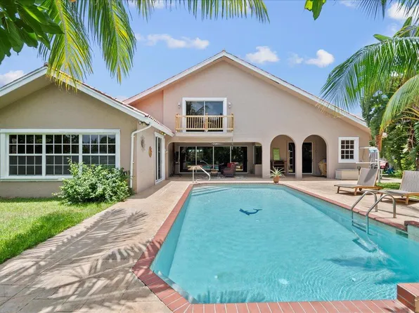 1832 17th Avenue N, Lake Worth Beach, FL 33460