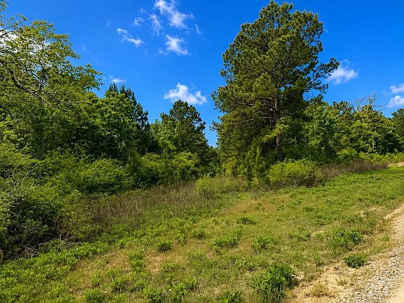 3rd image of 14 County Road 114