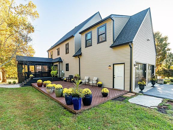 5th image of 803 Lake Vista Dr