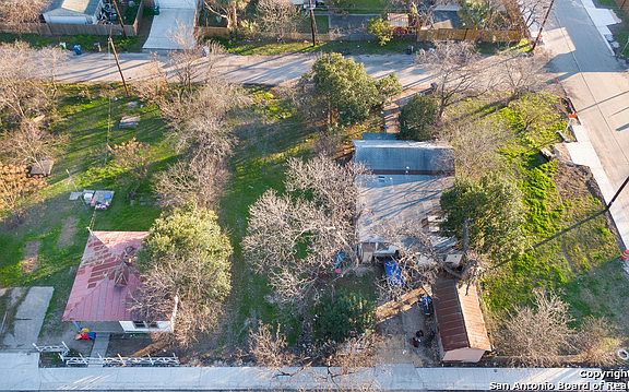 3rd image of 309 Blaine St